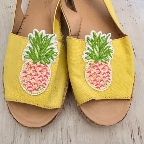 Lilly Pulitzer sling back espadrilles in watch hill yellow pineapple Sz 9 - Picture 2 of 10